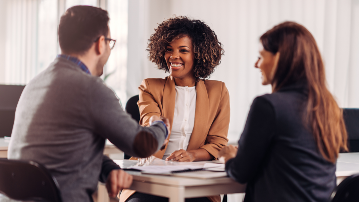 Comment réussir le recrutement en centre de contact malgré les enjeux de volume ?